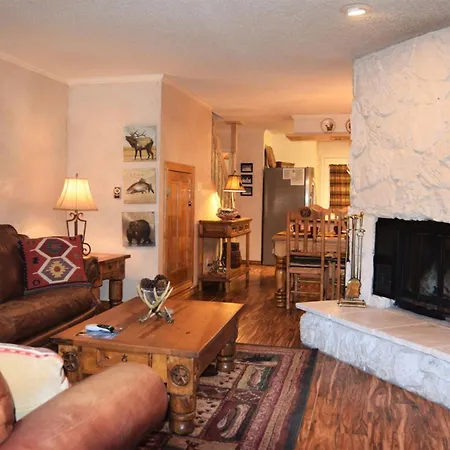 Claim Jumper Townhouse 16 - On The River - Across From The Fishing Ponds - In Town - Near The Ski Area - Fireplace - Wifi - Sate